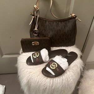 Authentic Michael Kors, 3 piece set. Handbag, wallet and shoes.